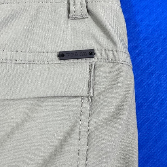 Like New |•PRANA•| Tan Knee Length Articulated Active Pants Size 6 - Picture 8 of 16